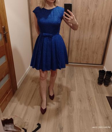 Sukienka niebieska balowa