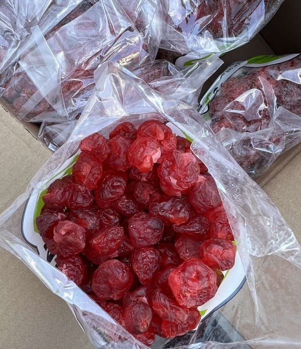 Пахлава гнізда з катаїфі,Полуниця.Вишня.Кумкват.Кизил.Ягоди Годжи.