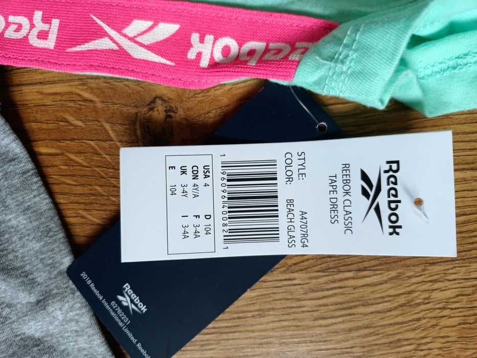 Nowy Komplet Reebok roz.128