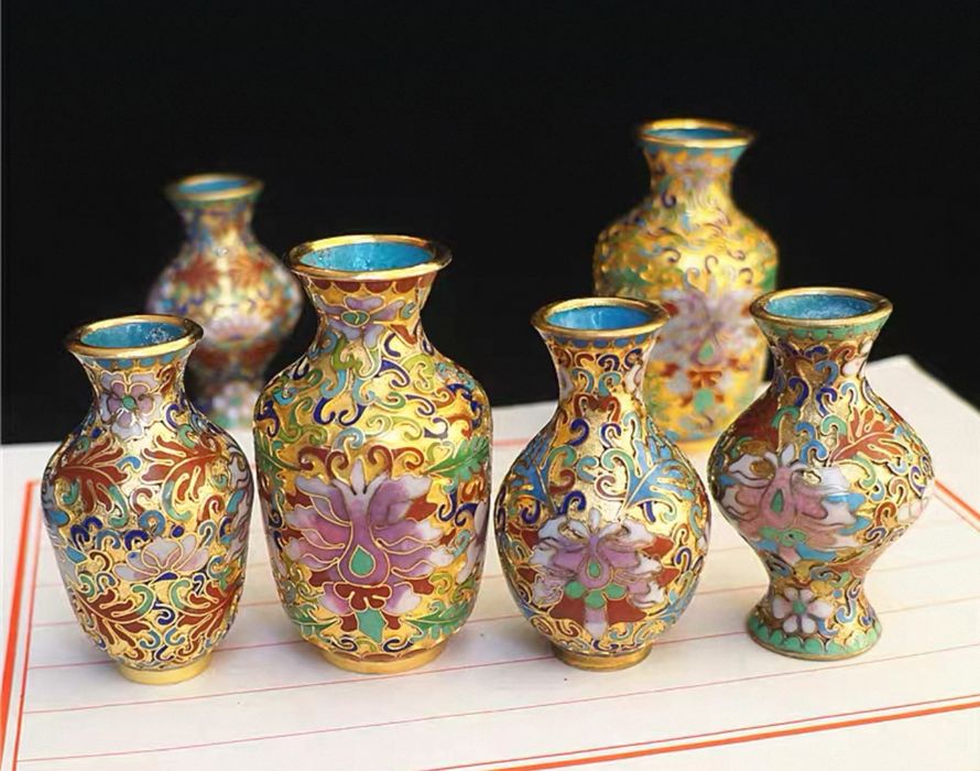 Conjunto lindissimo de seis peças Cloisonée. Novo. Uma peca 9*4, 7*3,