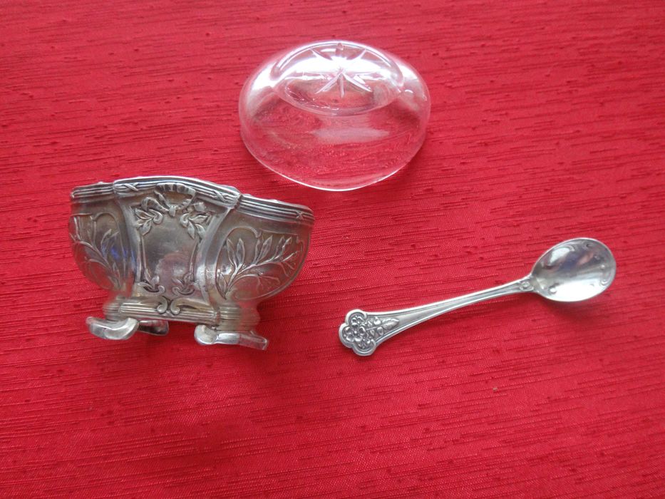 Srebrna solniczka z łyżeczką - srebro