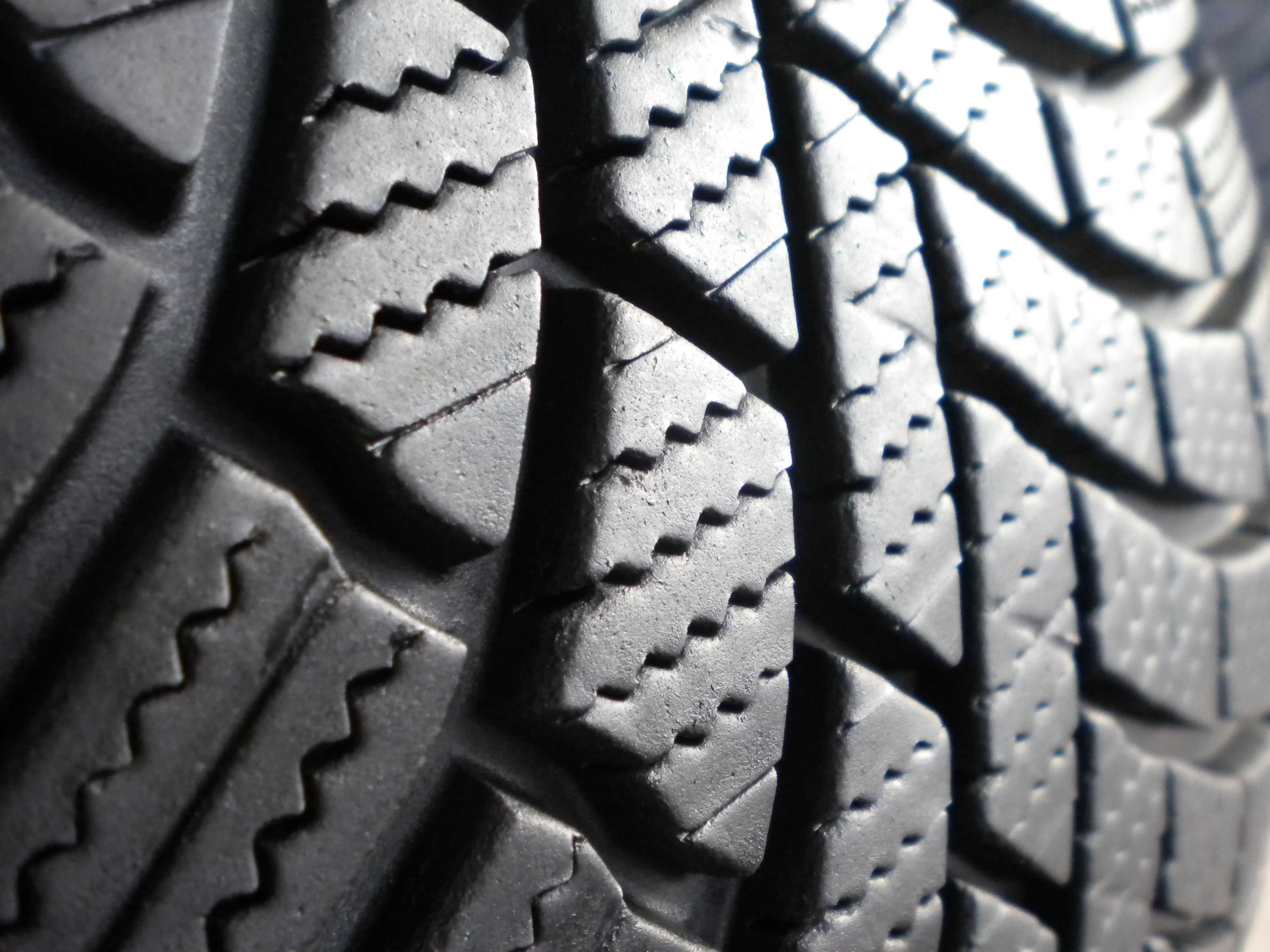 ! 4x Opony używane zimowe Bridgestone Blizzak LM005 215/60R17 100H XL