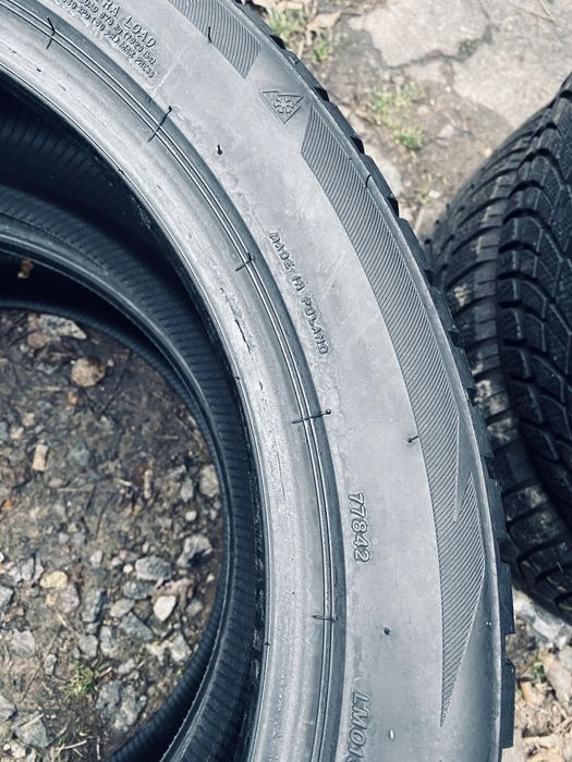 245 45 20 Bridgestone LM001 85%