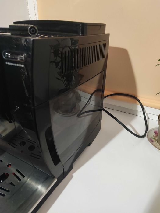 Еавомашина Delonghi 23.450