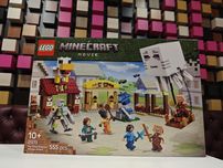 Конструктор LEGO Minecraft 21273 Напад на село з повітряною кулею