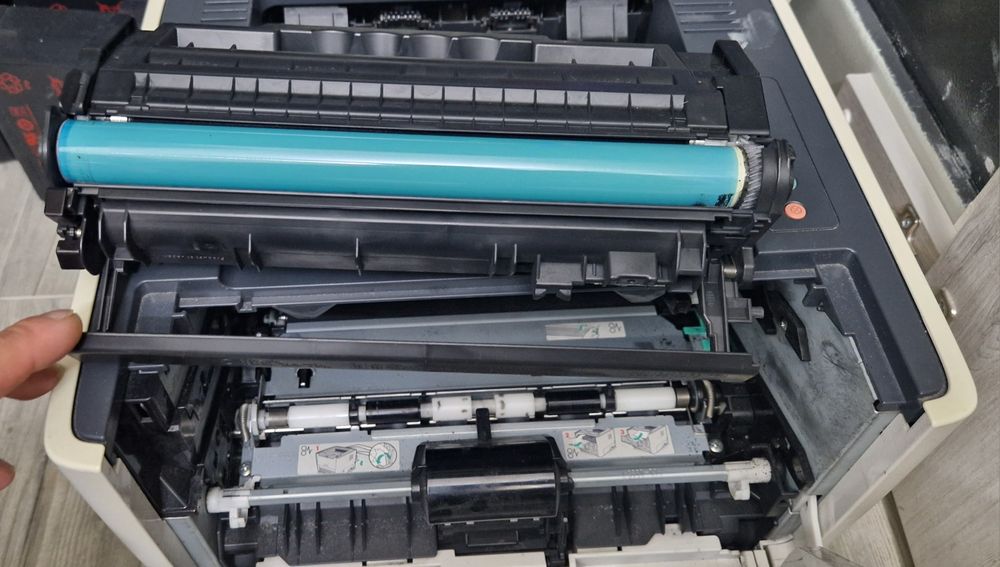 Мережевий лазений принтер HP P2015 A4