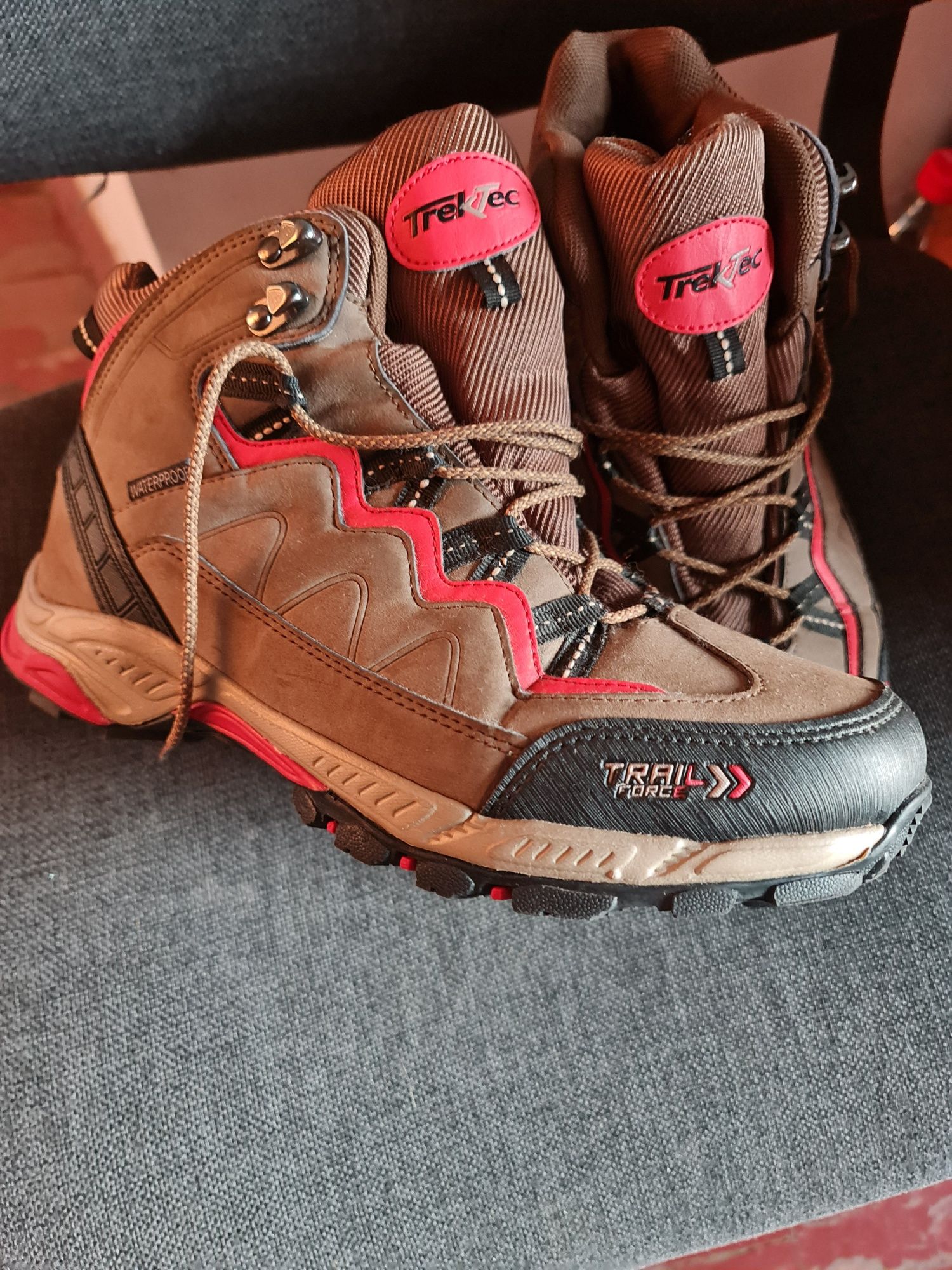Трекінгові ботинки Trektec waterproof стан 10/10