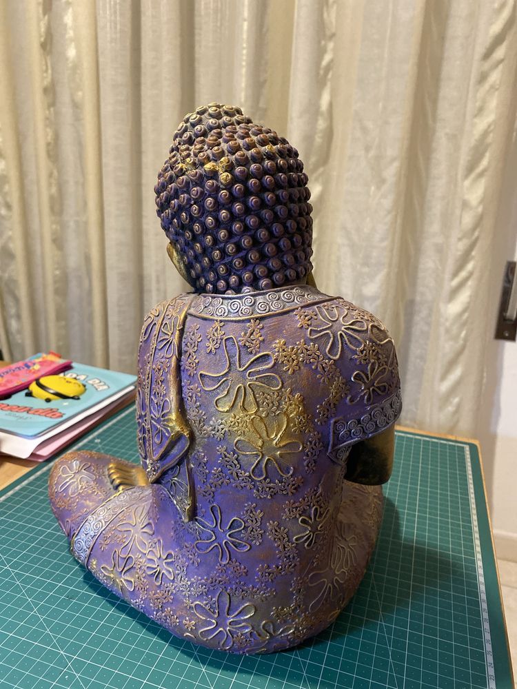 Estátua de Buda em cerâmica