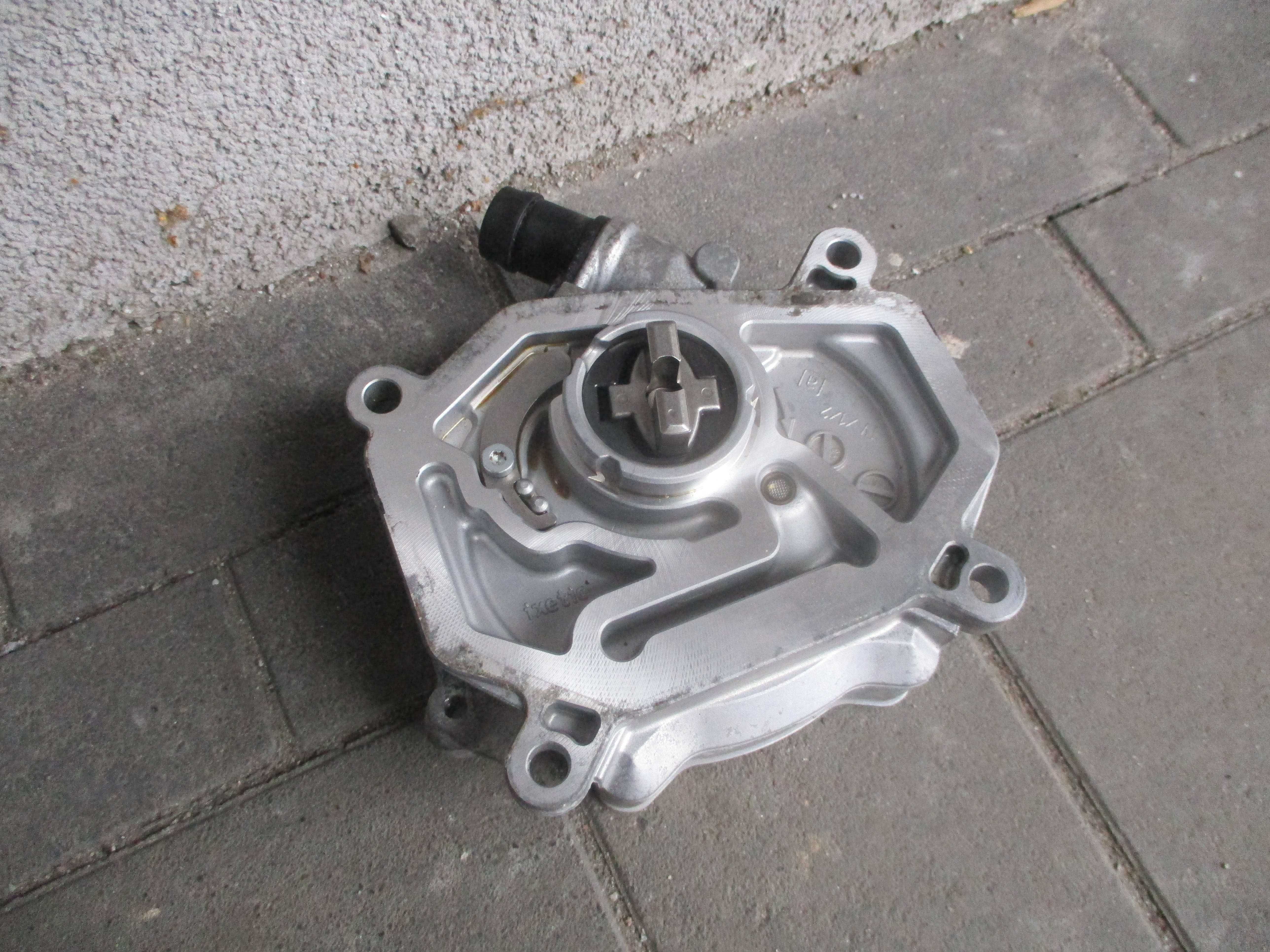 Pompa Vacum Mercedes W205 1.6  14-21