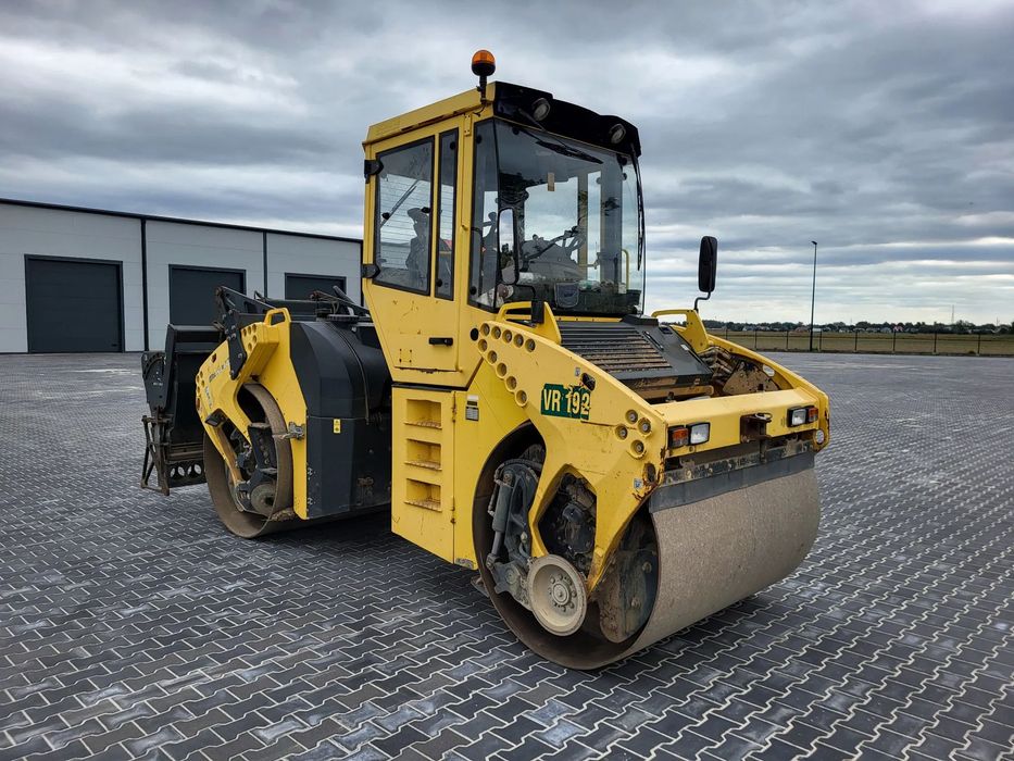 Bomag 154 AD + Rozsypywacz do grysu