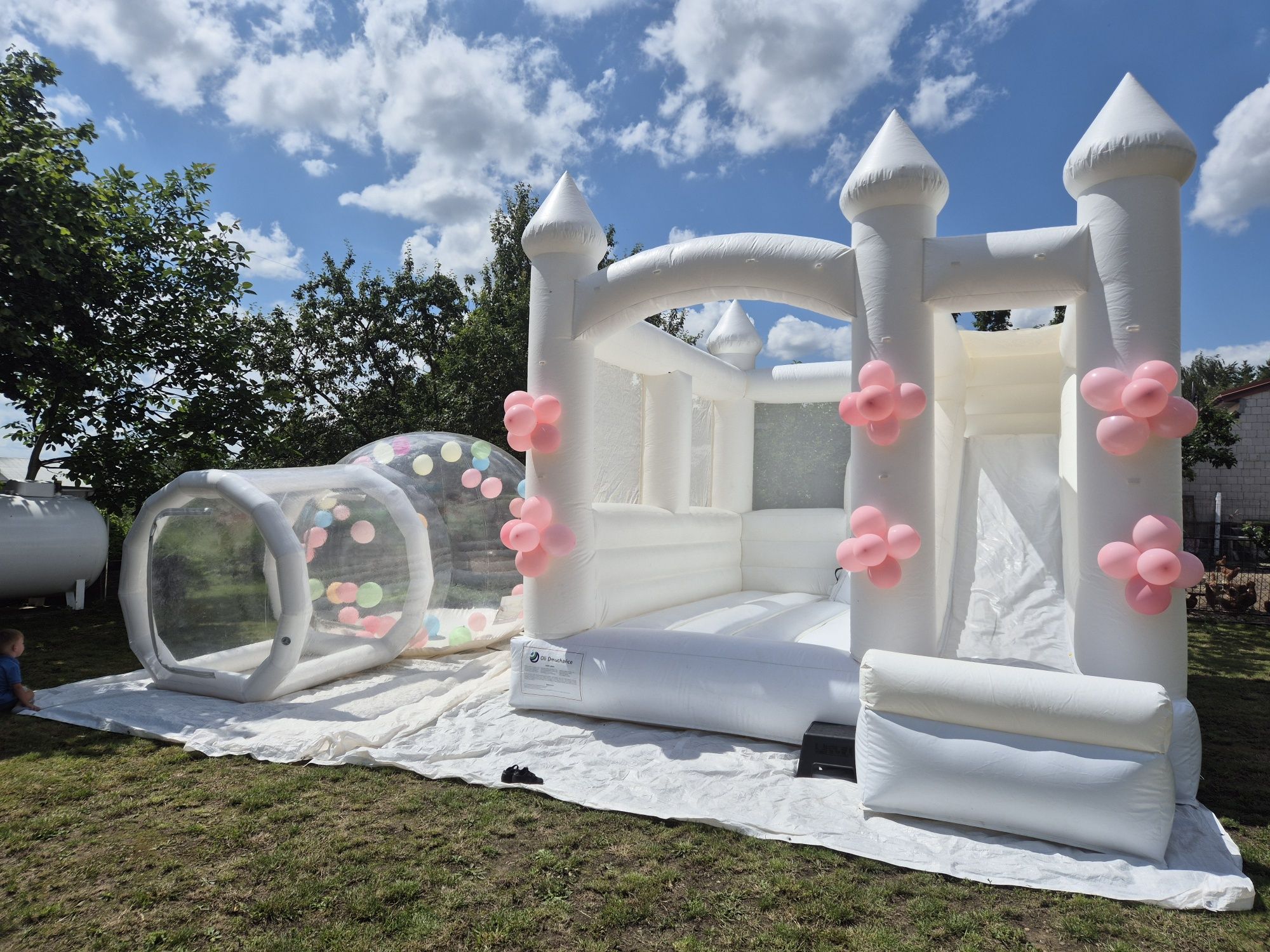 Zamek dmuchany i kula Bubble House