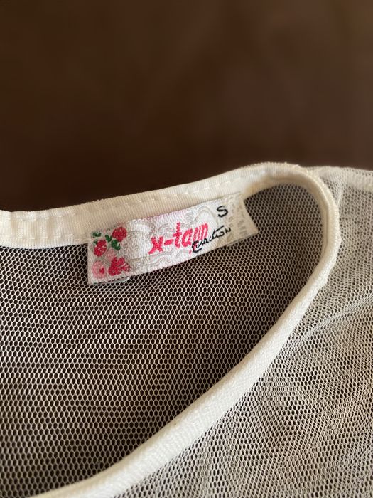 Жіноча мереживна блузка