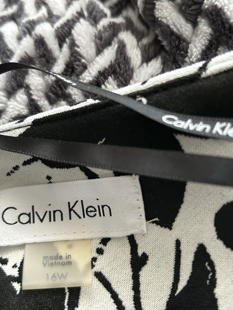Sukienka z krótkim rękawkiem Calvin Klain L/XL