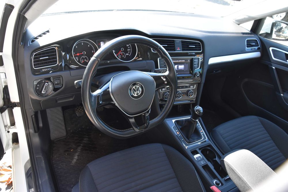 Wypożyczalnia Wynajem  Samochodu Vw Golf VII