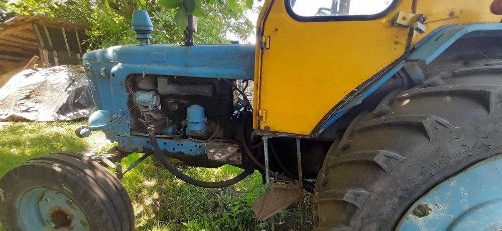 Трактор ЮМЗ 6 на ходу