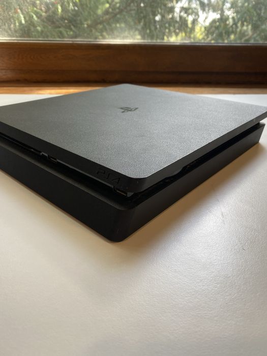 Konsola PS4 stan idealny