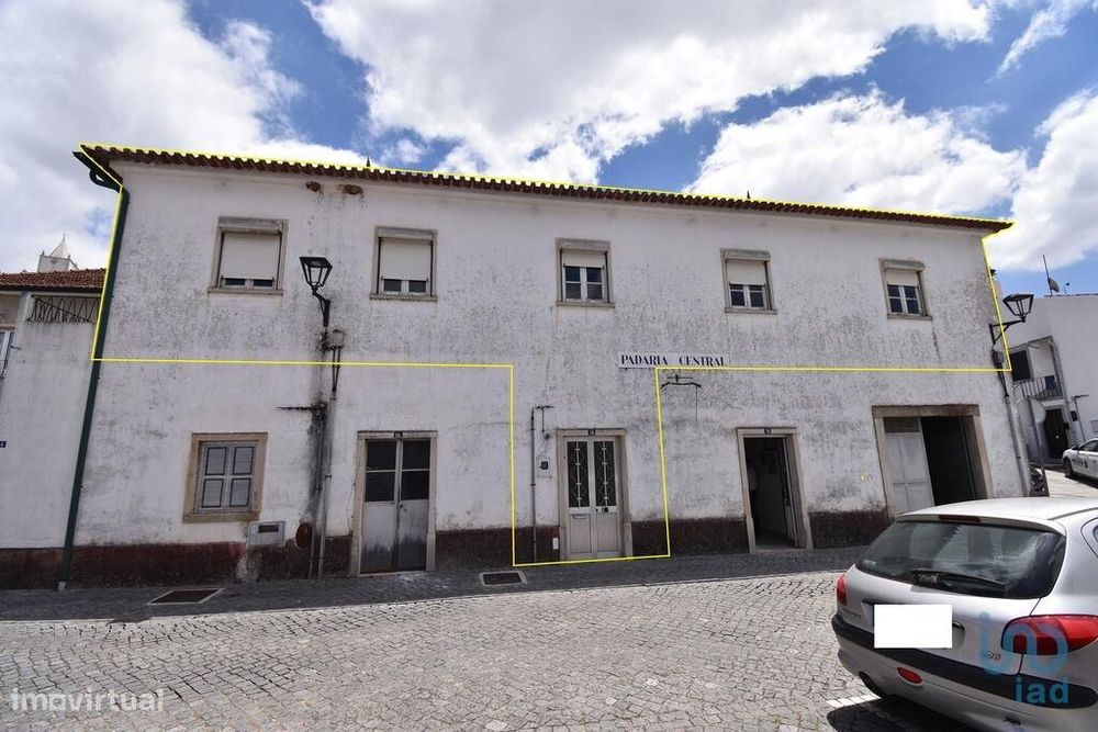 Casa tradicional T3 em São Miguel, Santa Eufémia e Rabaçal de 137,00 m