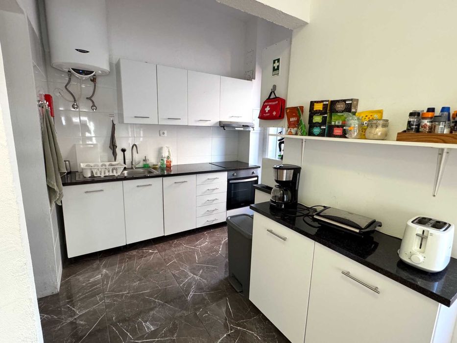 Quarto disponível, aluguel mensal aparte de 1 de Novembro.
