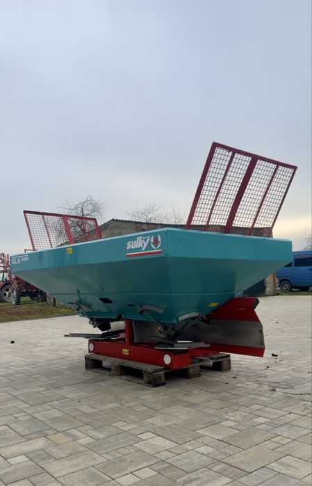 Sprzedam rozsiewacz sulky GLX 1500kg