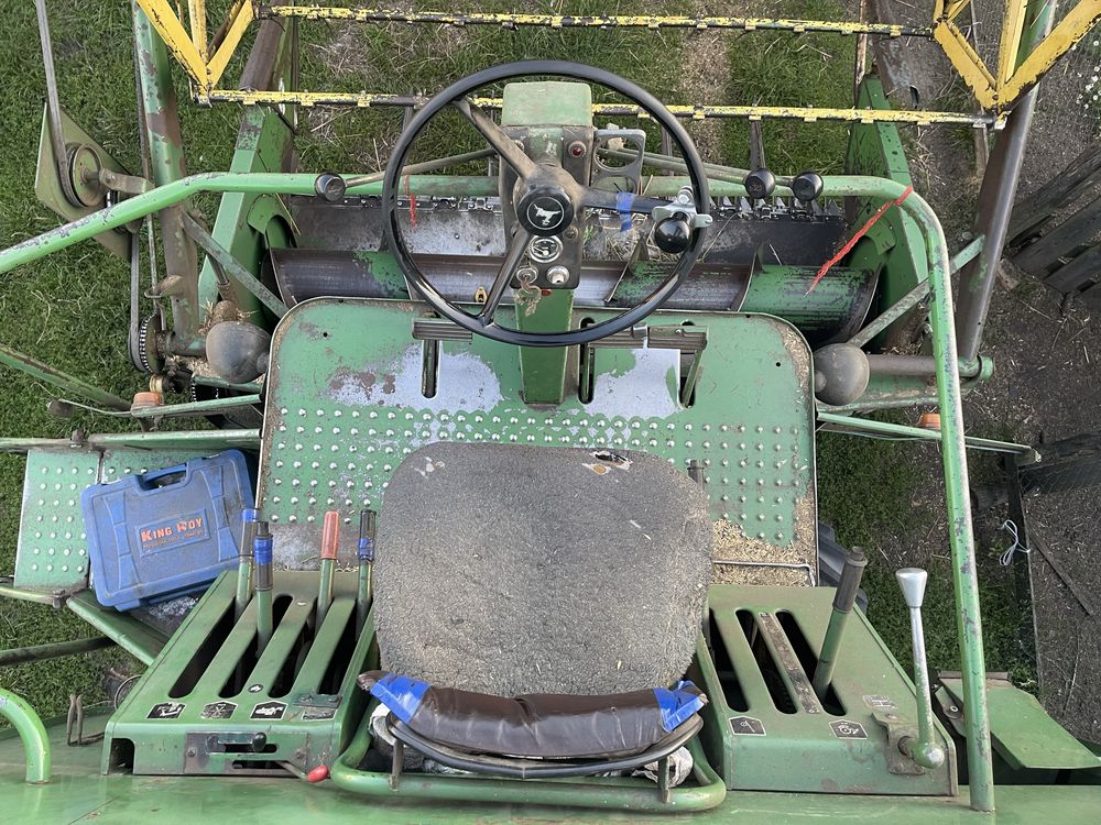 Комбайн John Deere 330