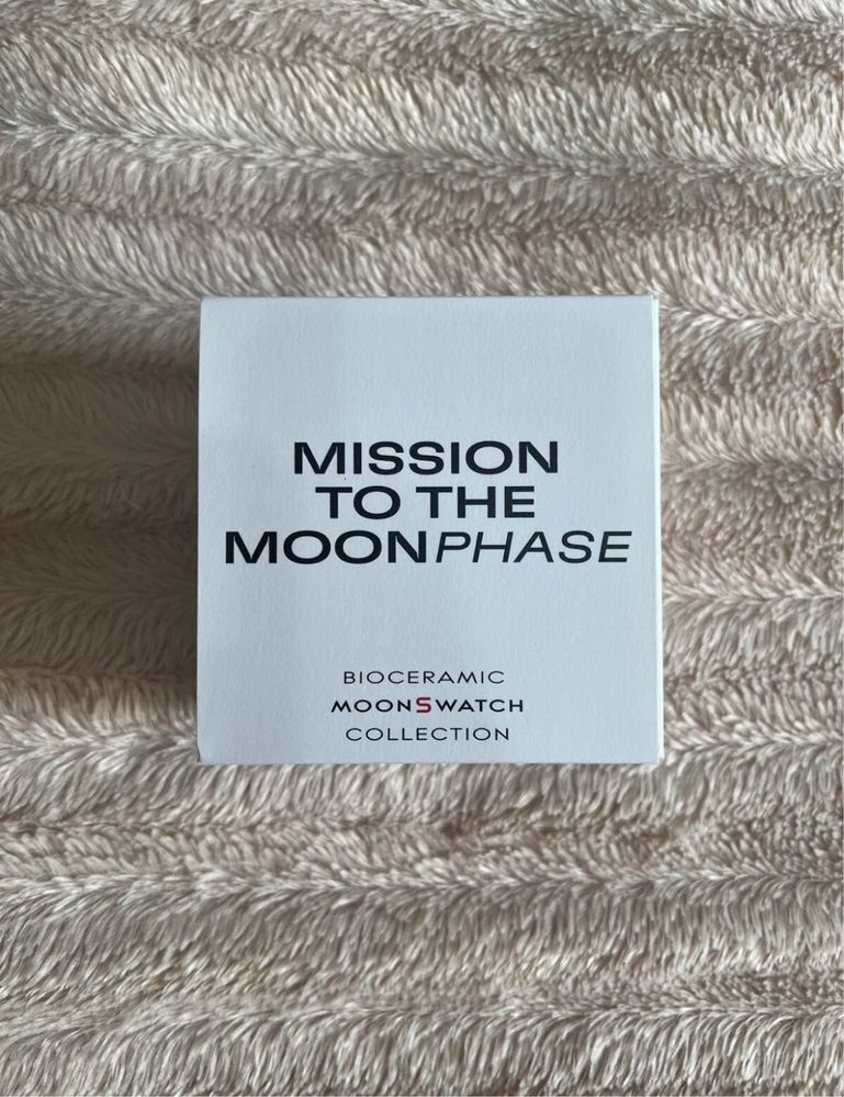 Omega x Swatch MoonSwatch Snoopy Mission to the Moonphase