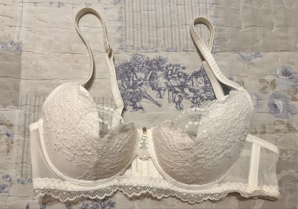 Intimissimi – ніжний бюстгальтер із мереживом
