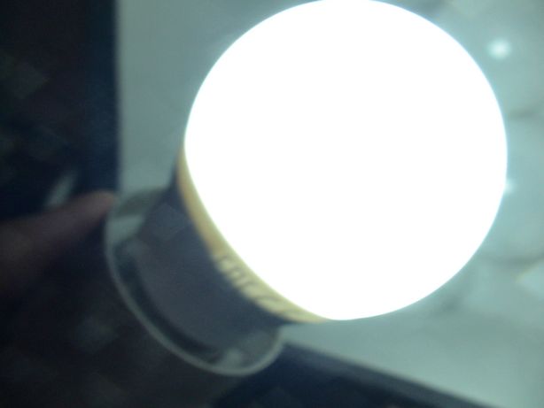 Светодиодная лампа LED Wolta 6,;12 Вт 220В б/у и патрон Е14 ЛедЕ27,Е14
