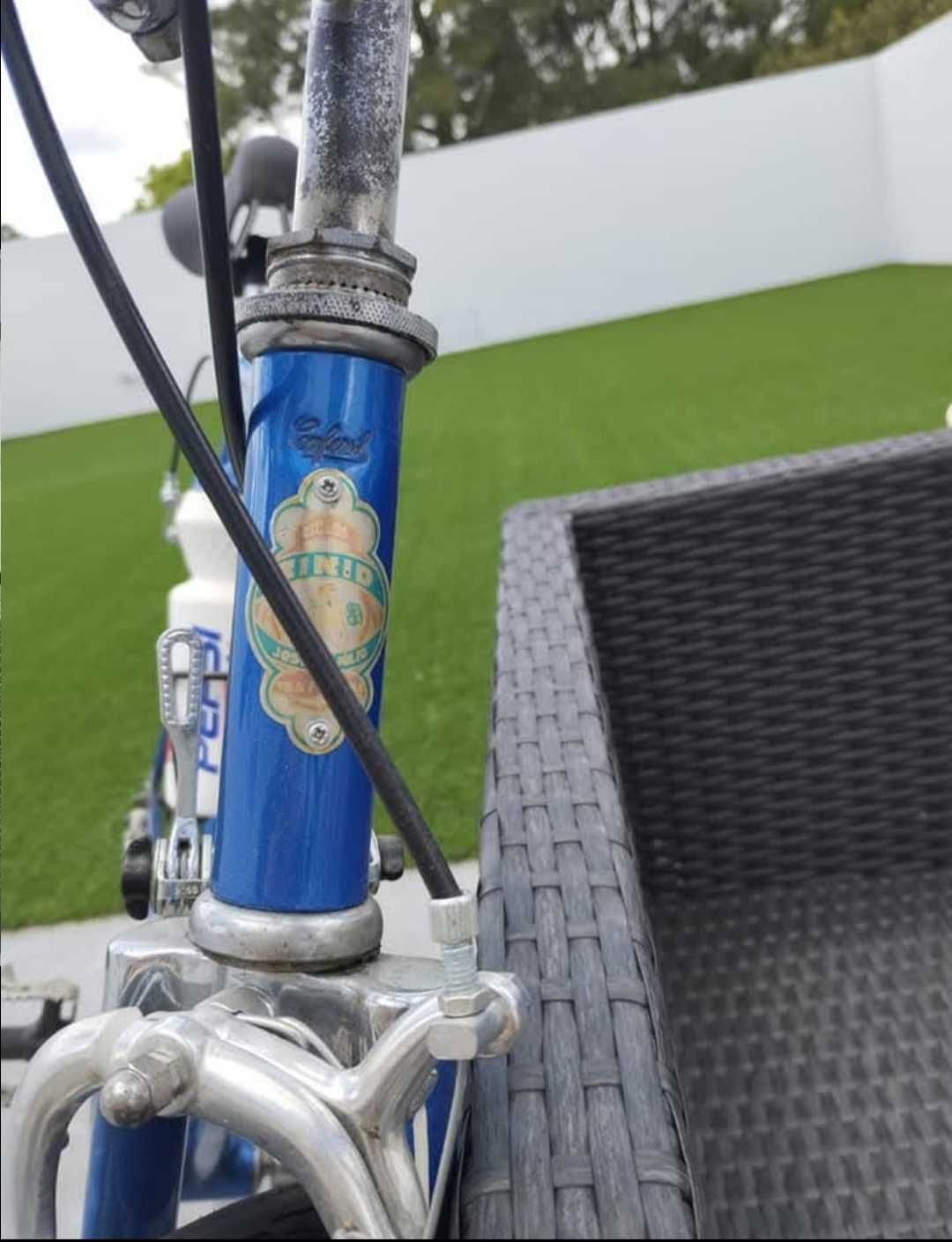 Bicicleta antiga, restaurada