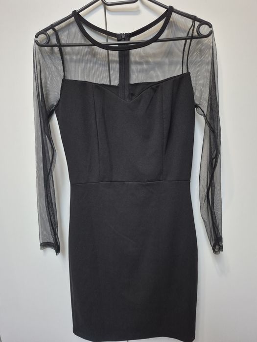 Czarna sukienka z rękawami z siateczki, na Sylwestra, karnawał