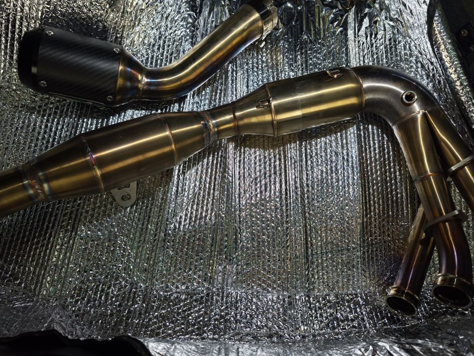 Escape completo MT-09 2024/2025