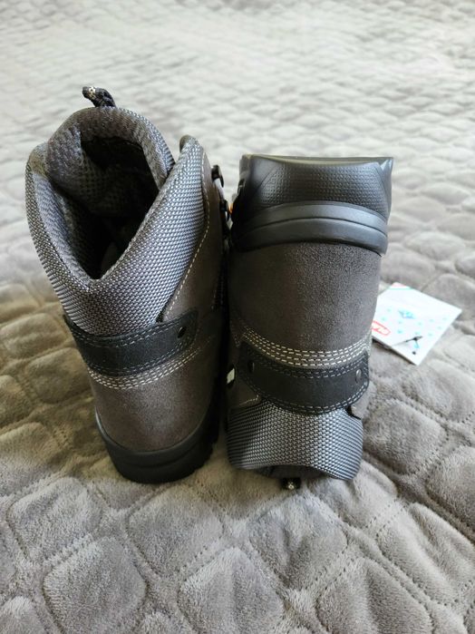 Оригінальні трекінгові черевики OLANG