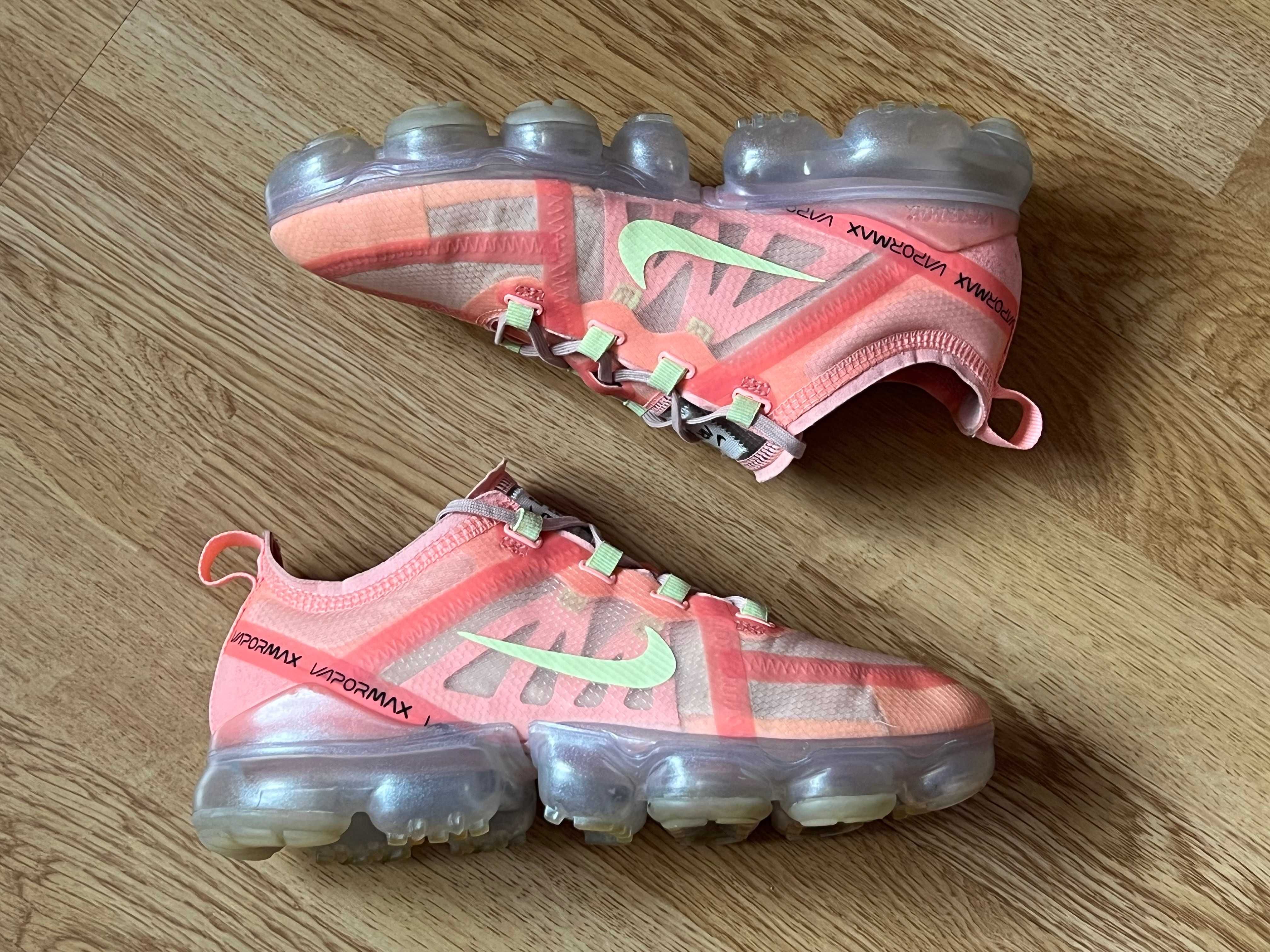 Кросівки Nike Vapormax оригінал 37 розміру в ідеальному стані