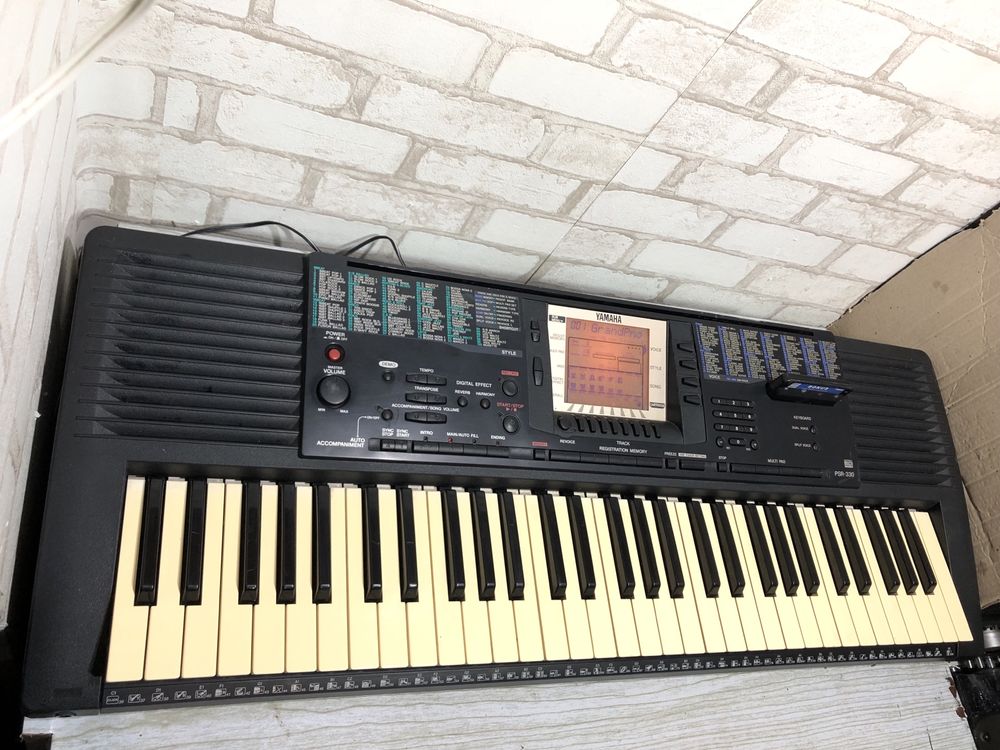 Синтезатор Yamaha PSR-320/330 динамічна/ Активна General MIDI,