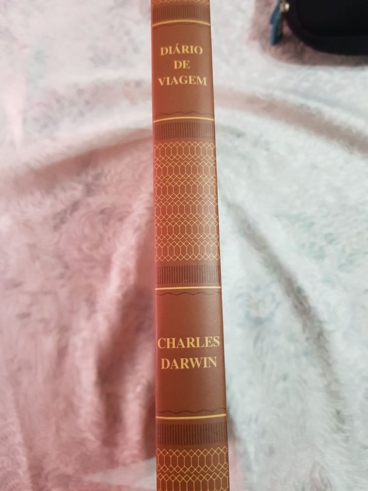 Vendo vários livros