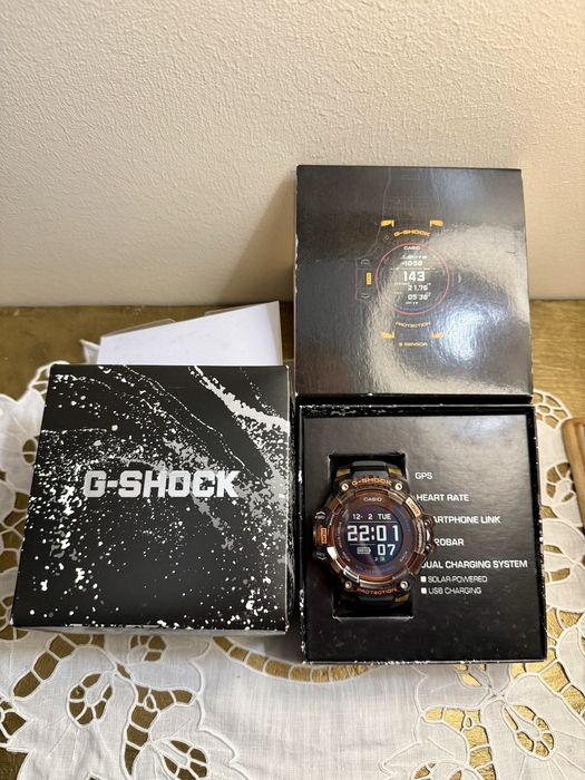 Casio G-SHOCK GBD-H1000 Black x Neon Orange