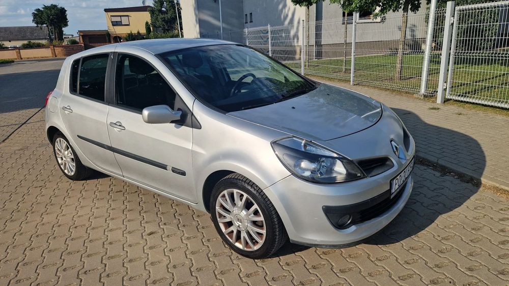 Renault Clio Renault Clio II z bogatym wyposażeniem
