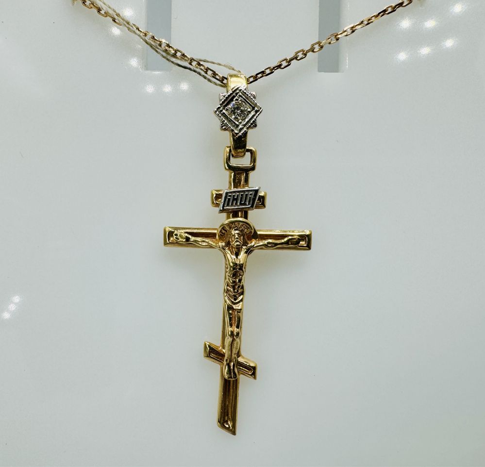 Золотой крест с бриллиантом