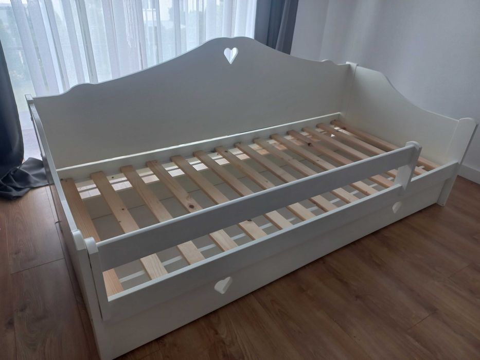 Sprzedam łóżko dla dziewczynki