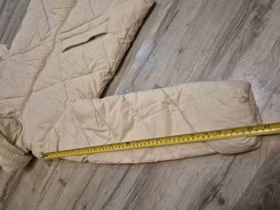 Тепла куртка на осінь / зиму