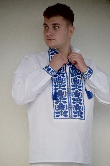 Борщівська чоловіча вишиванка з синьою вишивкою