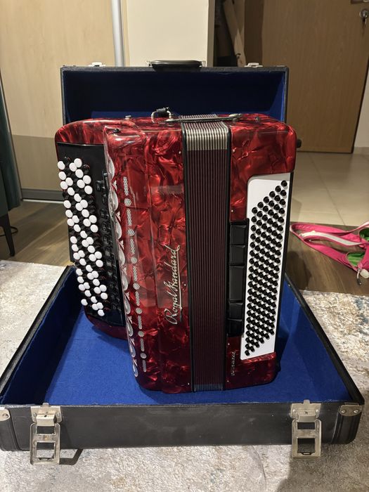 Akordeon guzikowy 120 basów – Royal Standard – Stan Dobry