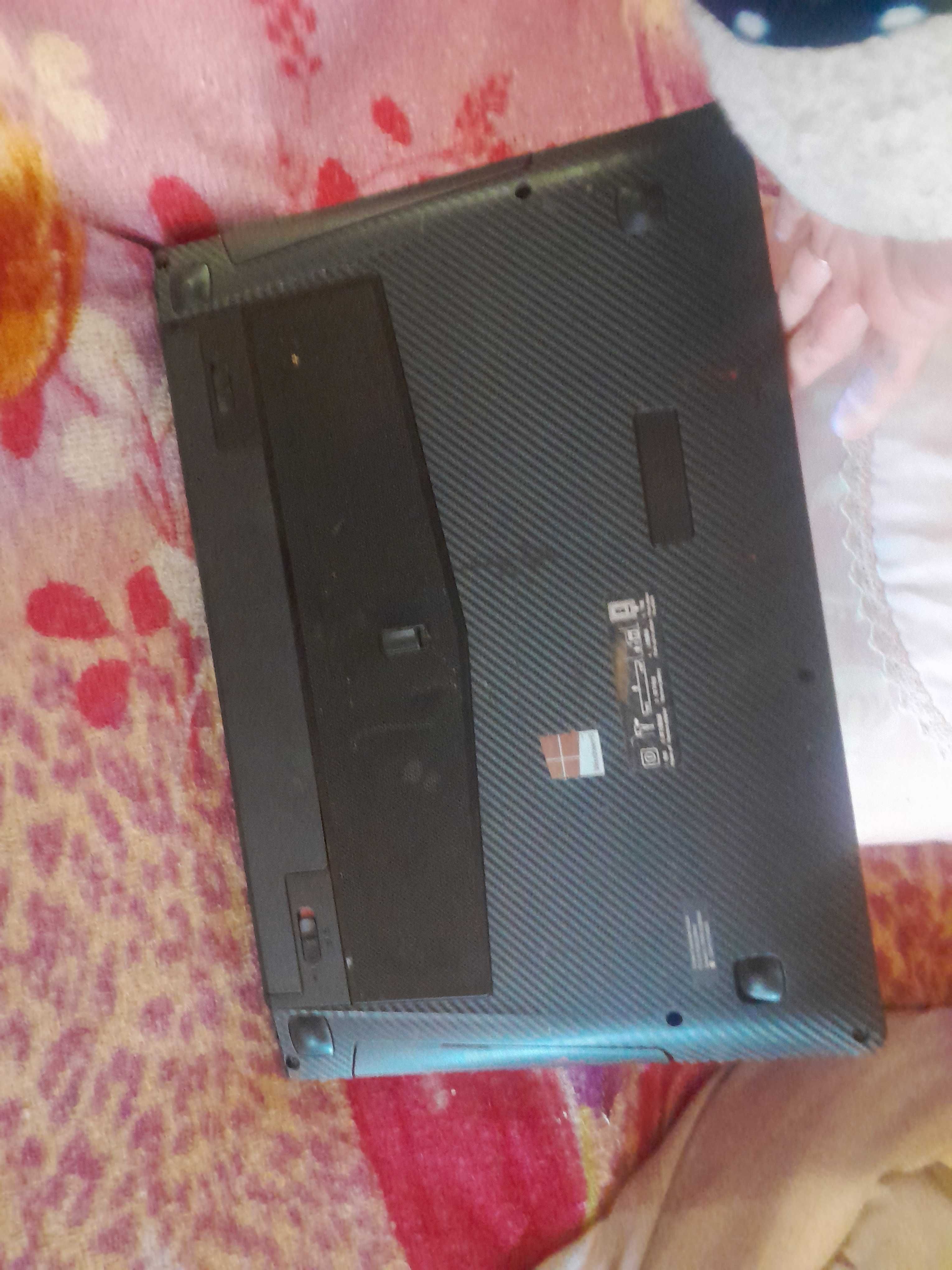 продам ноутбук Lenovo Y400