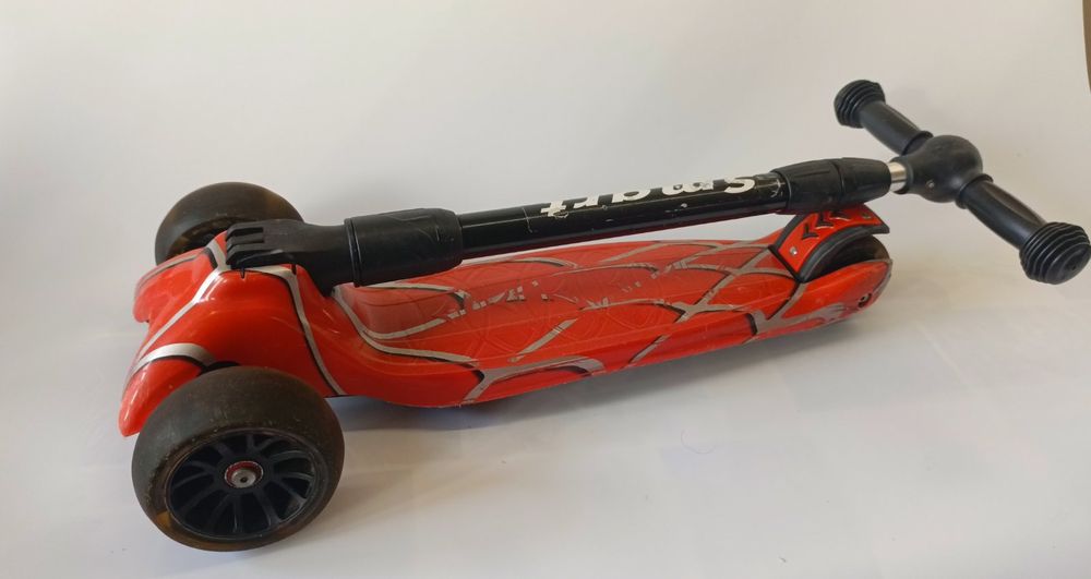 Детский самокат (Спайдер мен)