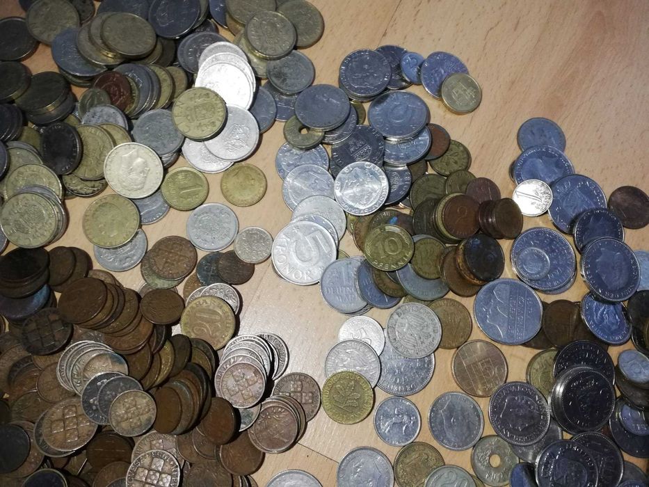 VENDA AO KILO - Mix moeda Portuguesa e estrangeira / 10€ cada Kilo