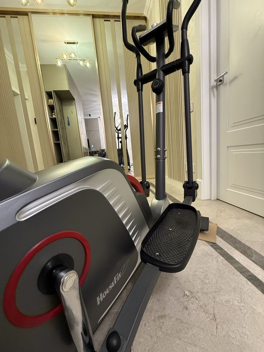 Продам Еліптичний Орбітрек HouseFit
