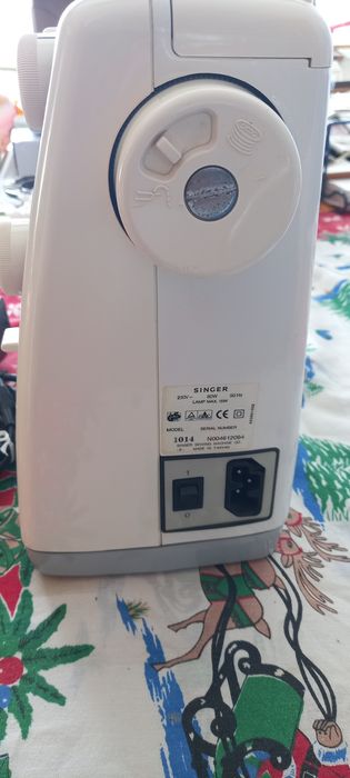 Maquina de costura singer