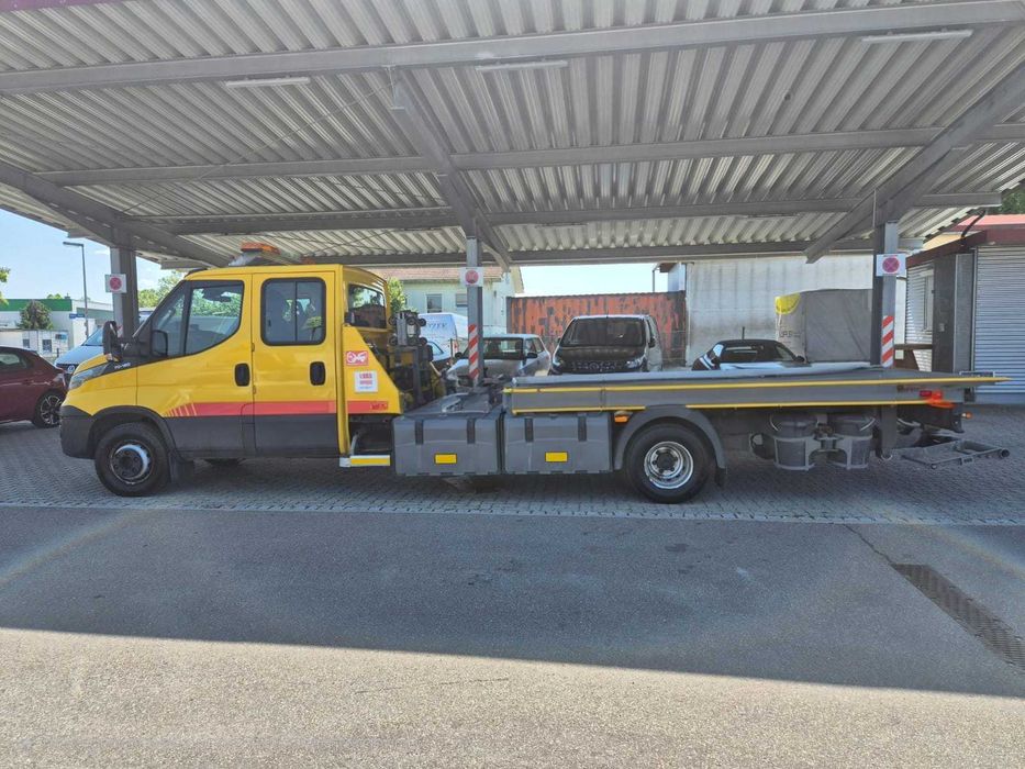 Iveco Daily 70C18 2017 Pomoc drogowa autolaweta brygadowa 7 osób 210KM