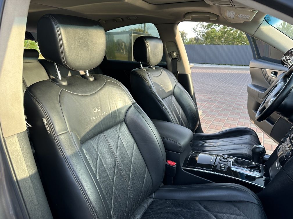 Infiniti fx 35, 2010р