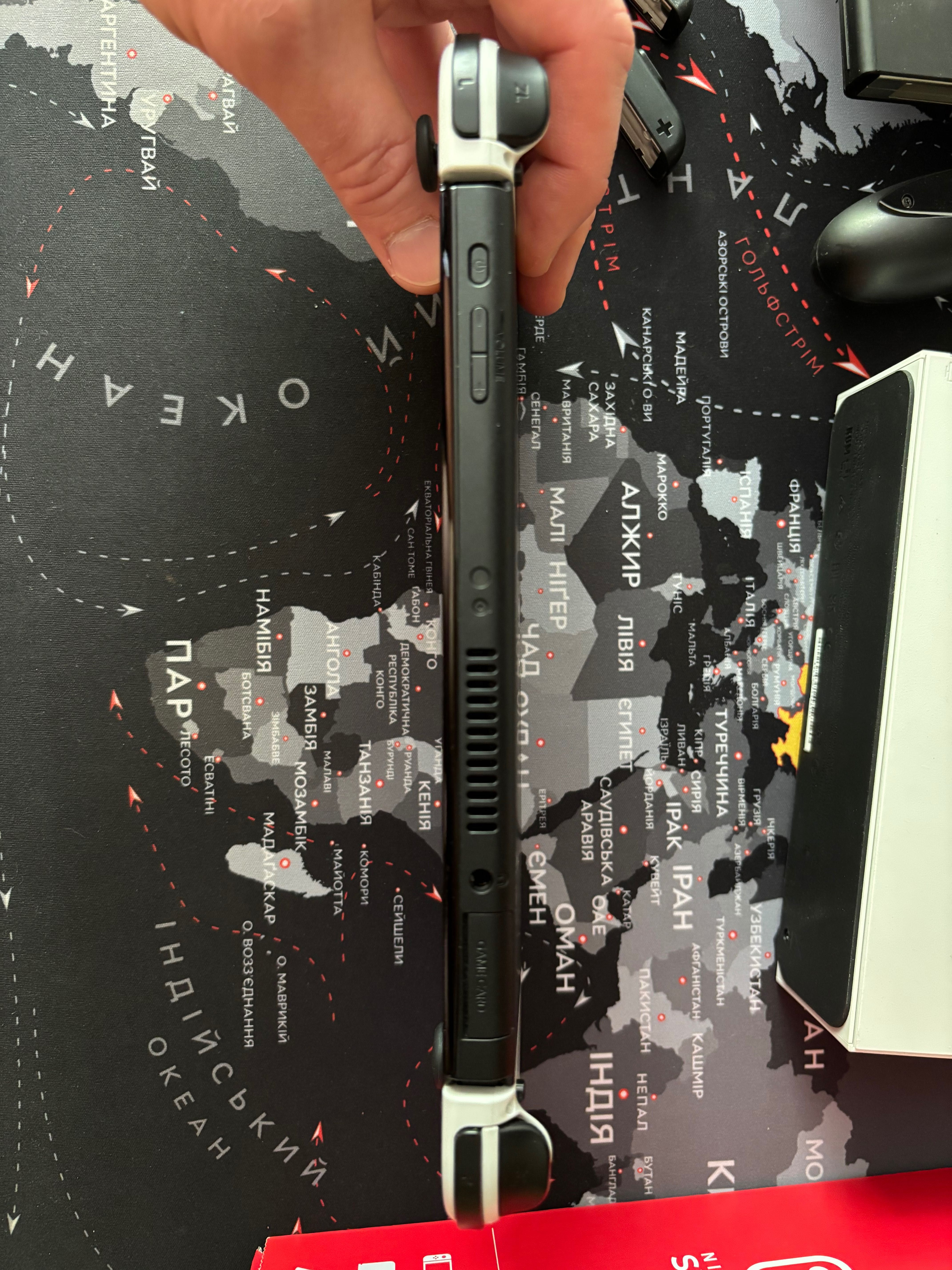 Nintendo Switch OLED 64gb + чохол Hori