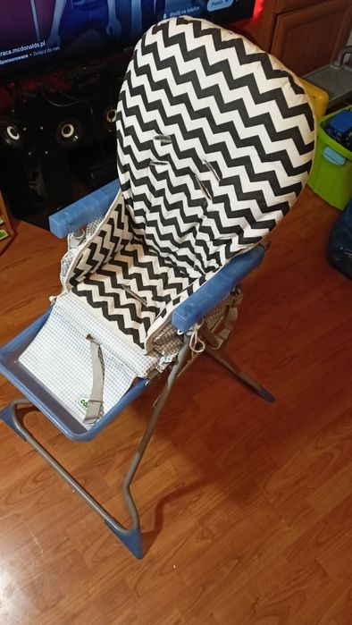 Krzesełko do jedzenia dla dziecka